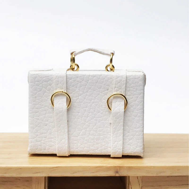 mini valise à la mode pour poupées, jouets miniatures, coffre, décor de maison de poupée, petite boîte à bijoux mignonne, sac à main pour filles, cadeau, 1 pièce