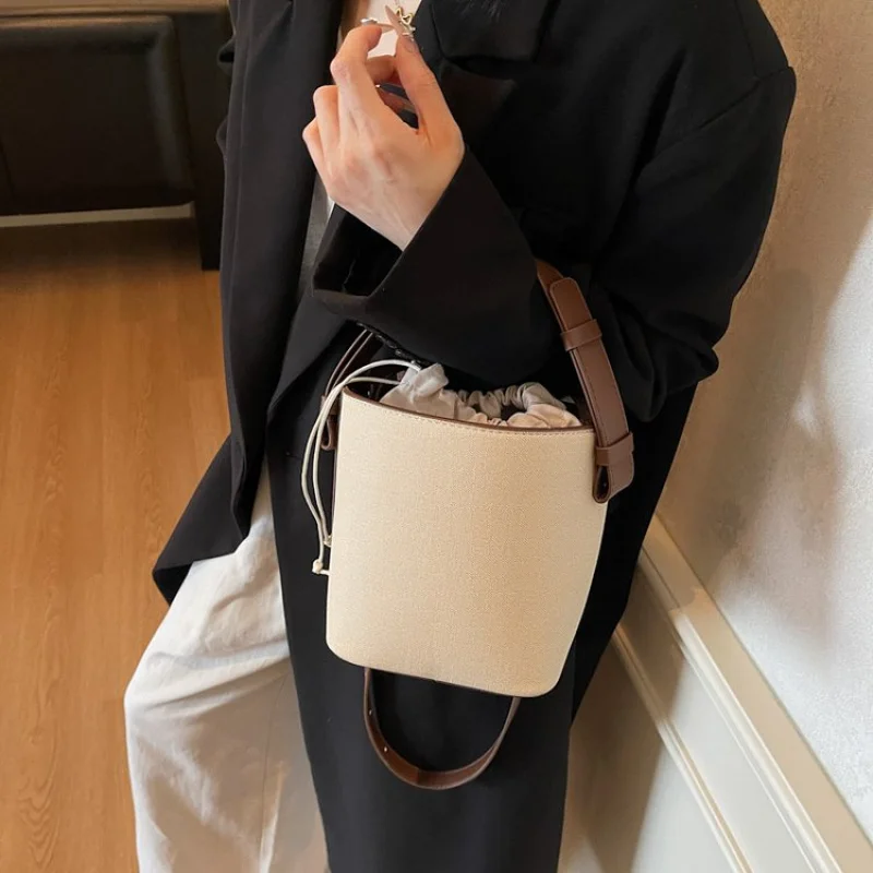 Sac à main à bandoulière élégant en cuir pour femmes, sac haut de gamme de luxe de styliste célèbre, sac quotidien d'artiste raffiné ​