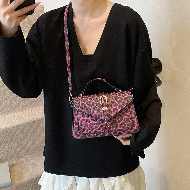 sac en cuir léopard petit sac à main pour femmes petit sac à bandoulière carré avec poignée courte fourre tout pochette sac a main