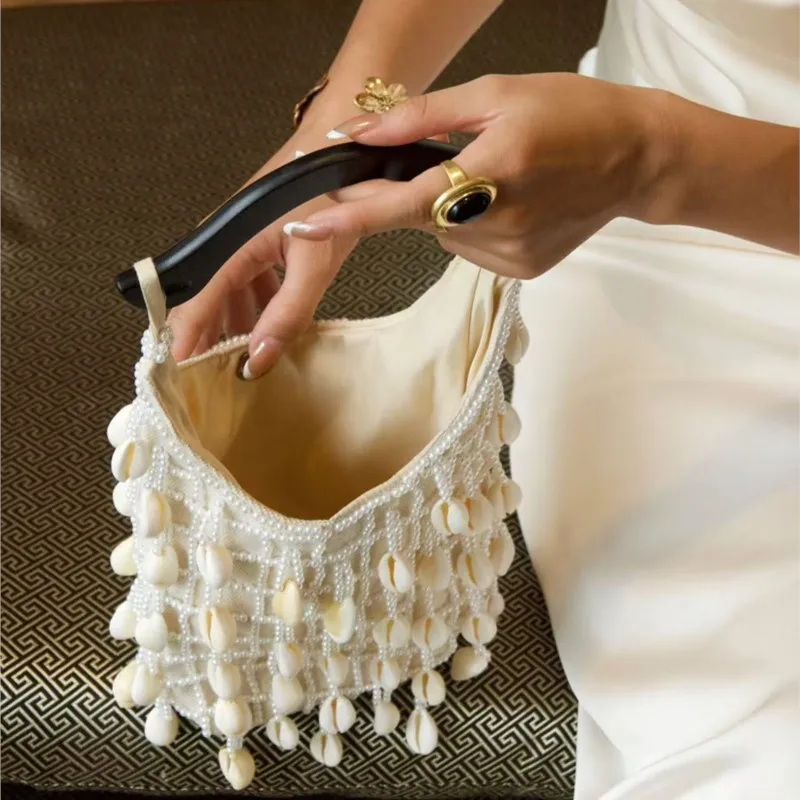 sac à main en coquillage fait à la main, sac seau tissé avec poignée en bois, pompon brodé hobo, pochette de soirée à bandoulière