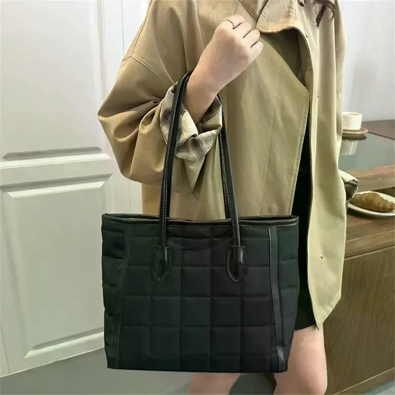 sac à bandoulière tendance pour femmes | grand sac pour les déplacements domicile travail | sac à main élégant avec emplacement pour ordinateur | cadeau d'anniversaire idéal pour les filles