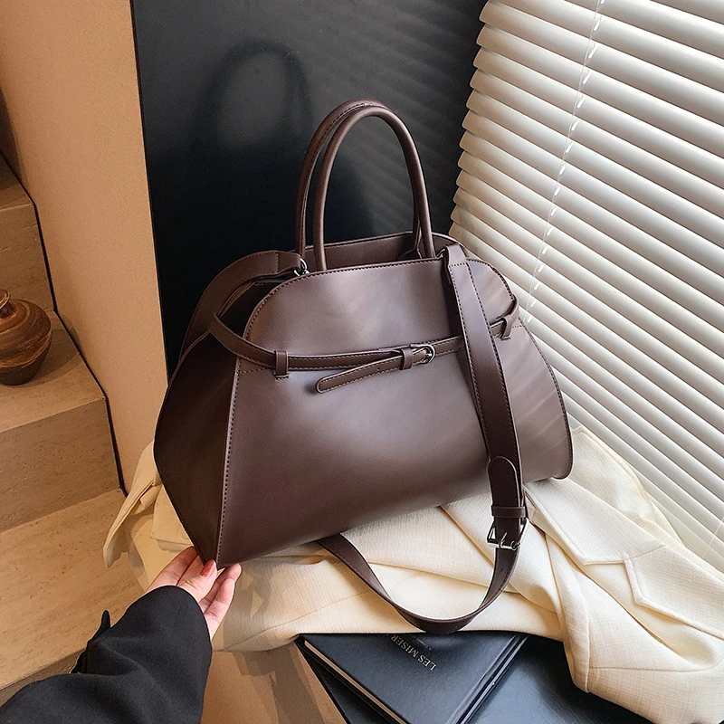 sac de luxe femme sacs à bandoulière grands sacs à poignée supérieure élégants pour femmes, ceinture de couleur pure, fourre tout à bandoulière de grande capacité, derniers sacs à main de luxe de styliste, 2025