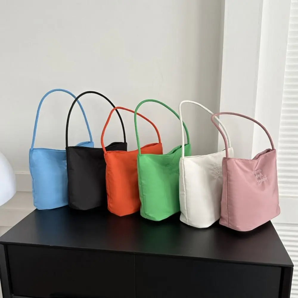 sac à main sous les bras avec lettres brodées pour femme, sac à main de grande capacité, sacs fourre-tout initiés