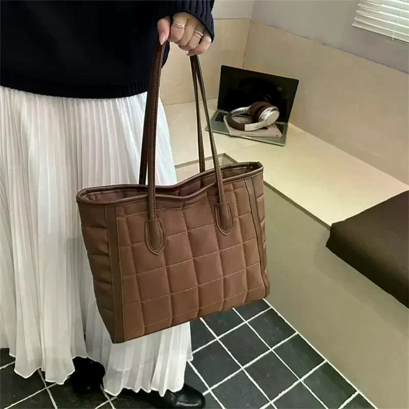 sac à bandoulière tendance pour femmes | grand sac pour les déplacements domicile travail | sac à main élégant avec emplacement pour ordinateur | cadeau d'anniversaire idéal pour les filles