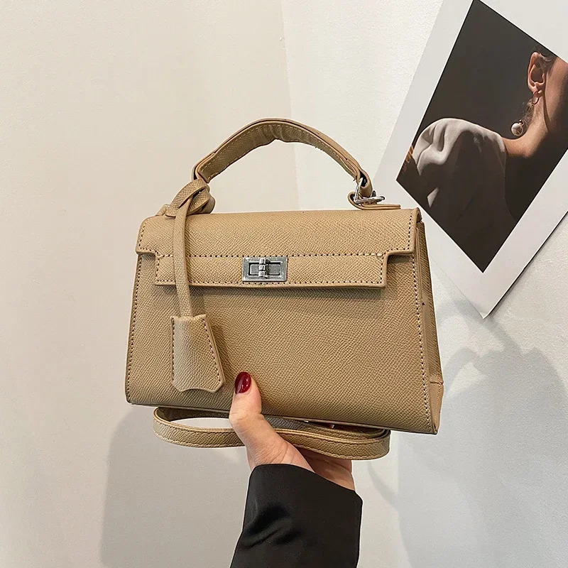 sac à bandoulière en cuir à la mode sac à main pour femme avec bandoulière design classique par marque de créateur