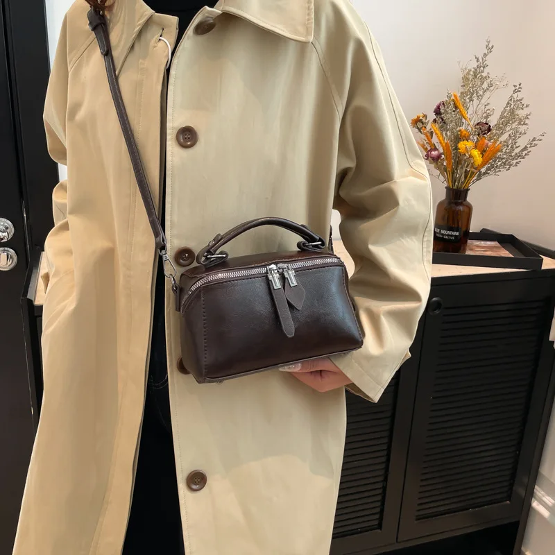 sac à bandoulière matelassé chic 2025 pour femmes, bandoulière élégante à poignée supérieure, sac à la mode avec poches intérieures pour un usage quotidien 