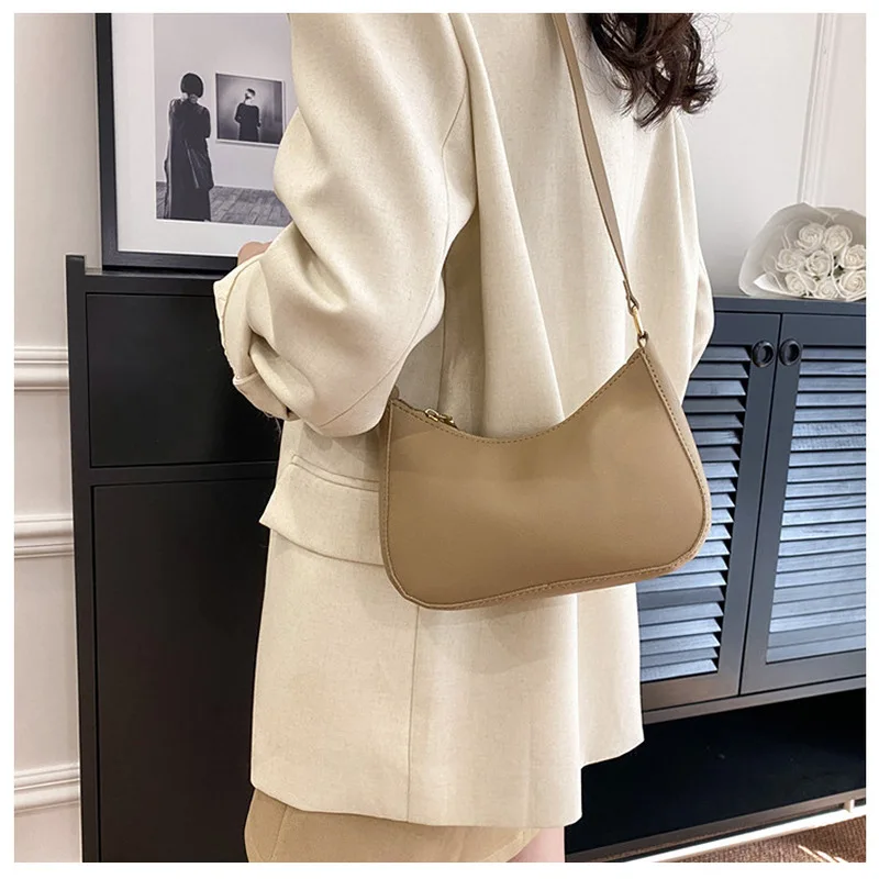 sac à main de couleur unie à la mode et tendance, petit sac carré simple et nouveau, sac à aisselles à une épaule élégant et de haute qualité