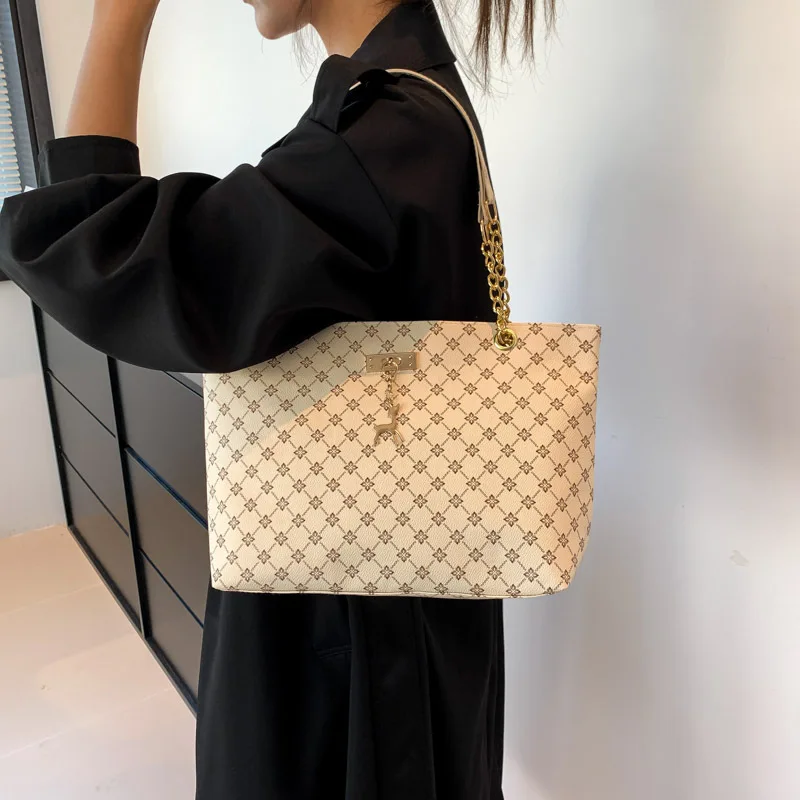 nouveau sac à main presbytie texture cuir souple grande capacité fourre tout femmes sac avec accessoires suspendus sac à bandoulière