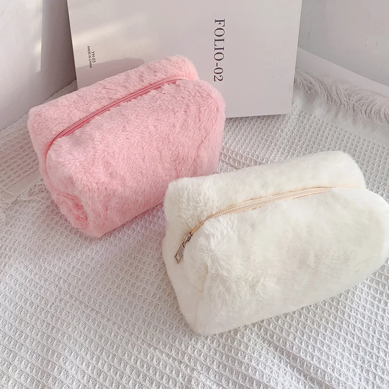 sacs de maquillage en fourrure pour femmes, sac à cosmétiques de voyage souple, étui de rangement pour jeunes filles, trousse de maquillage nécessaire, sacs à main solides 1 pièce