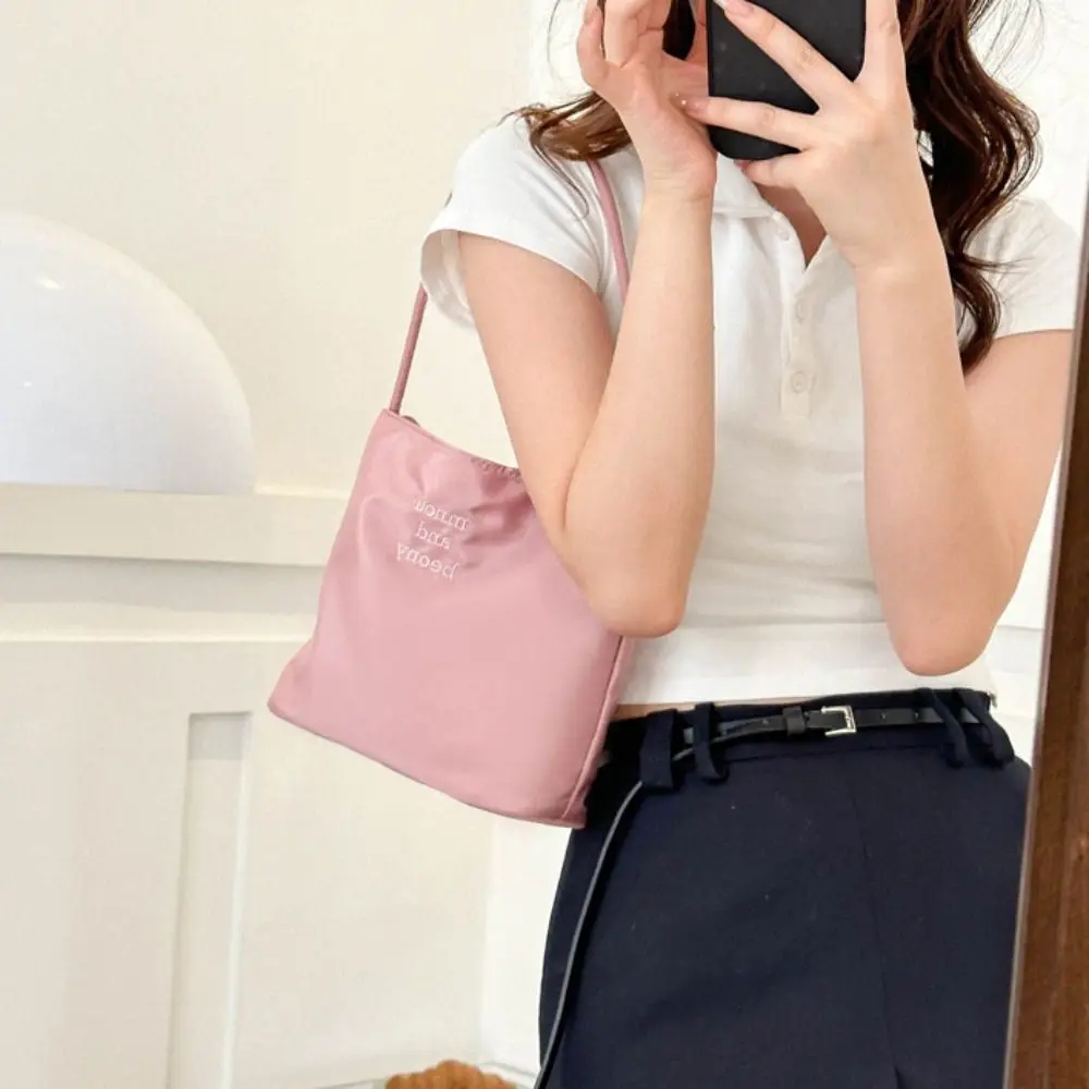 sac à main sous les bras avec lettres brodées pour femme, sac à main de grande capacité, sacs fourre tout initiés