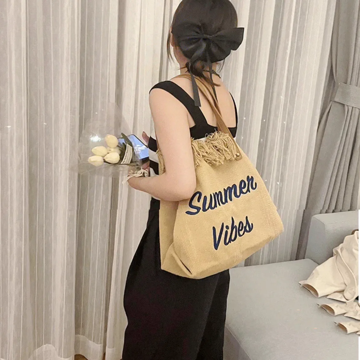 sac à main de grande capacité pour femme, fourre tout simple, design de niche, voyage, plage, pompon, lettre brodée, mode, 2022