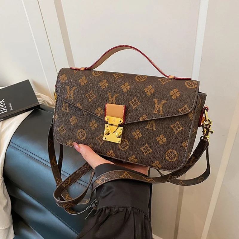 sac fourre tout de luxe pour femmes, en cuir fin, décontracté, vintage et paris, look chic et tendance 