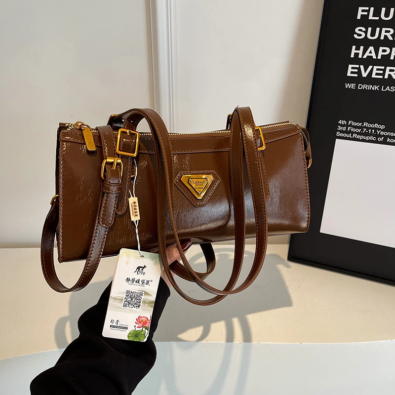 sacs à main de sac à bandoulière en cuir de luxe pour femmes, sac à bandoulière de style messager populaire avec finition classique élégante