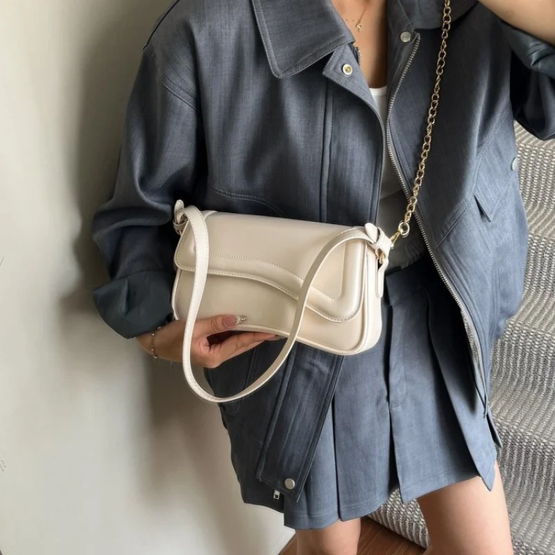 Sac fourre-tout classique haut de gamme en cuir pour femmes, marque de luxe, à la mode, élégant, détail, sac quotidien ​