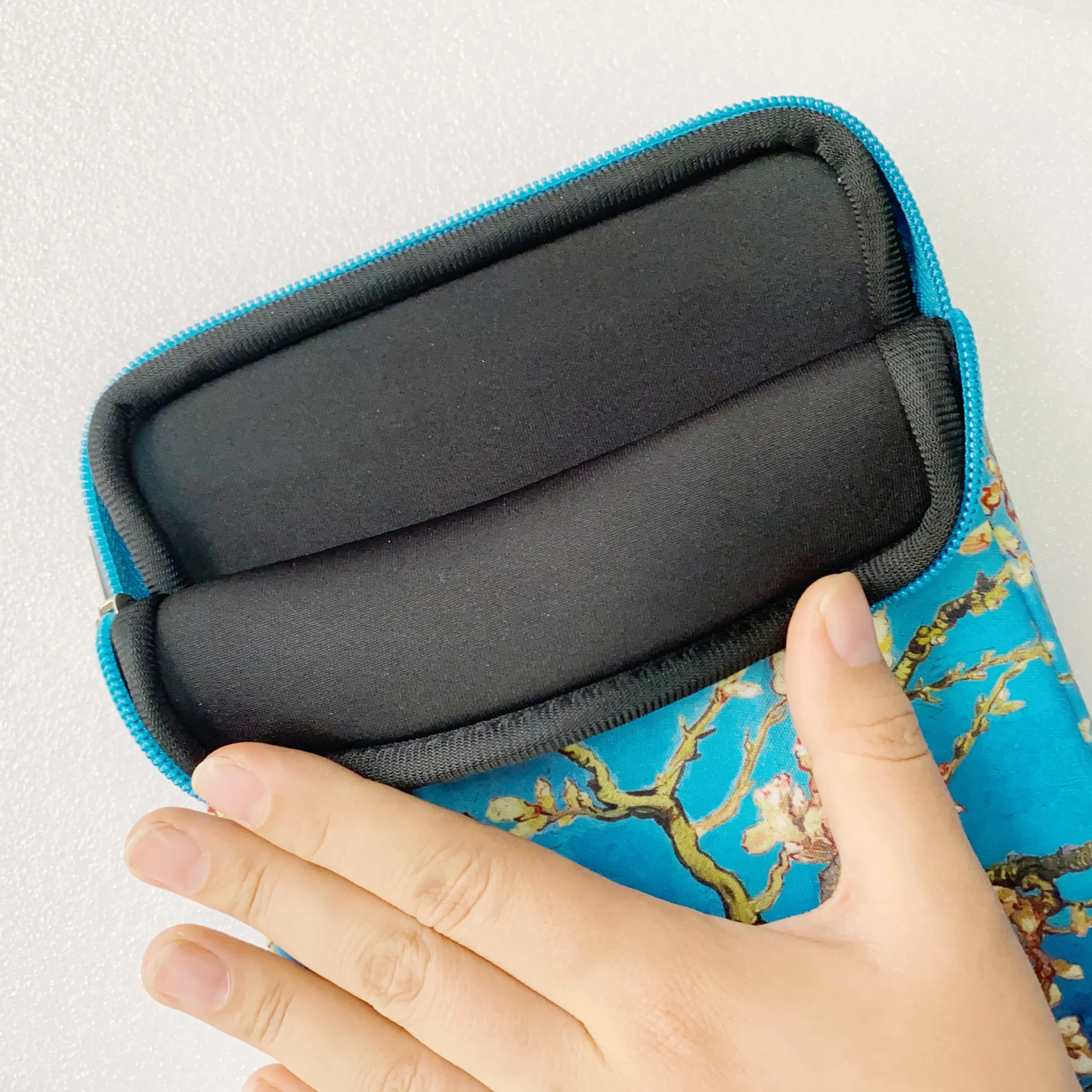 Étui pour tablette (14cm x 22cm) pour alldocube iplay 50 60 mini pro 8.4 ''(8'' 9''), pochette universelle en peluche douce avec fermeture éclair