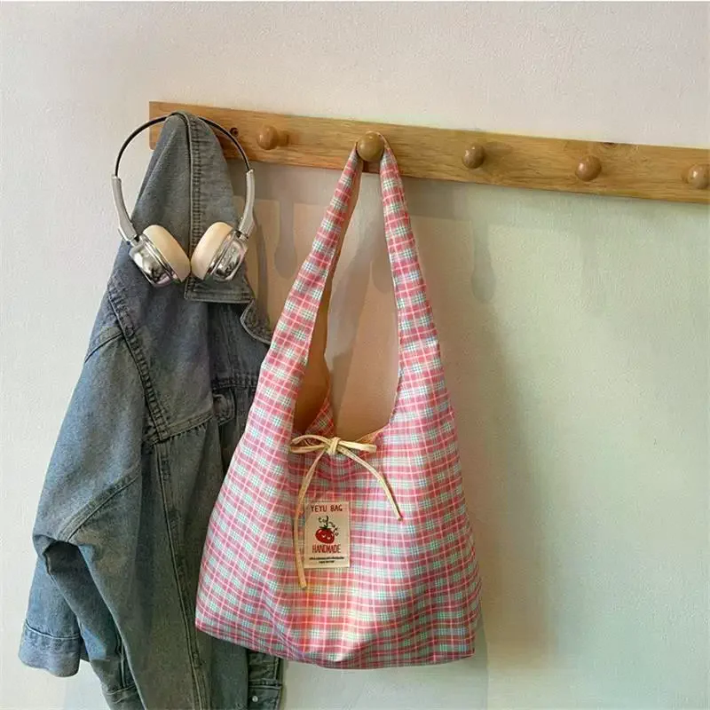 sac à main élégant à carreaux et contrastés avec nœud de grande capacité ; fourre tout décontracté et chic pour femme ; sac à bandoulière de banlieue en tendance ; cadeau parfait