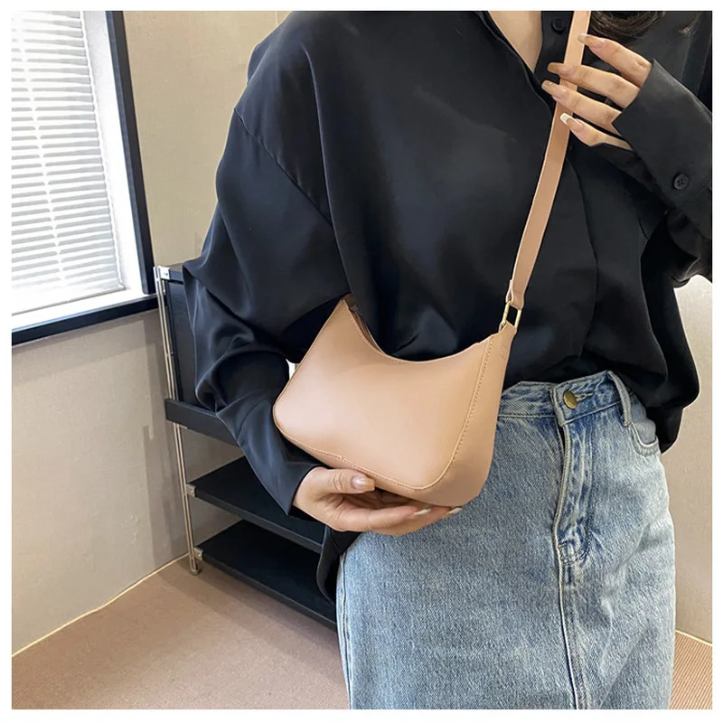 sac à main de couleur unie à la mode et tendance, petit sac carré simple et nouveau, sac à aisselles à une épaule élégant et de haute qualité