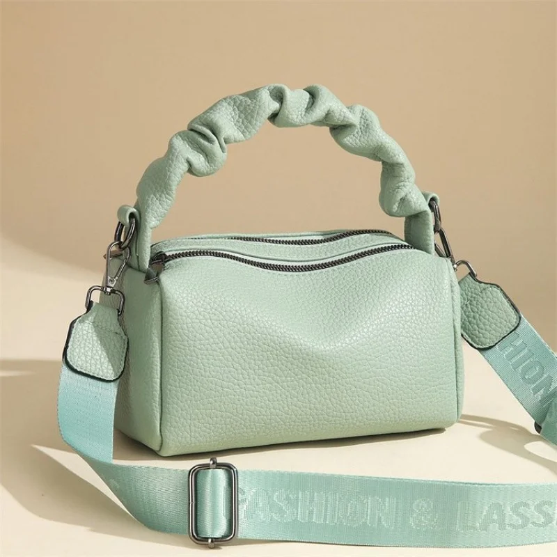 sac à main pour femme en cuir imprimé jaguar avec paris tendance, spacieux, doux, aspect moderne au quotidien 