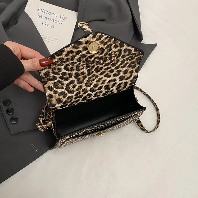 sac en cuir léopard petit sac à main pour femmes petit sac à bandoulière carré avec poignée courte fourre tout pochette sac a main