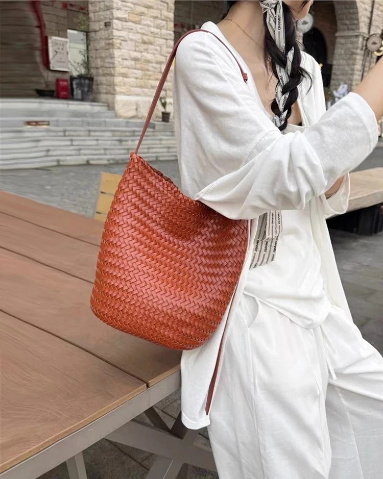 sac à main de luxe pour femmes, nouveau sac haut de gamme en cuir véritable tissé à la main, fourre tout à bandoulière de grande capacité, sac sous les bras, sac seau
