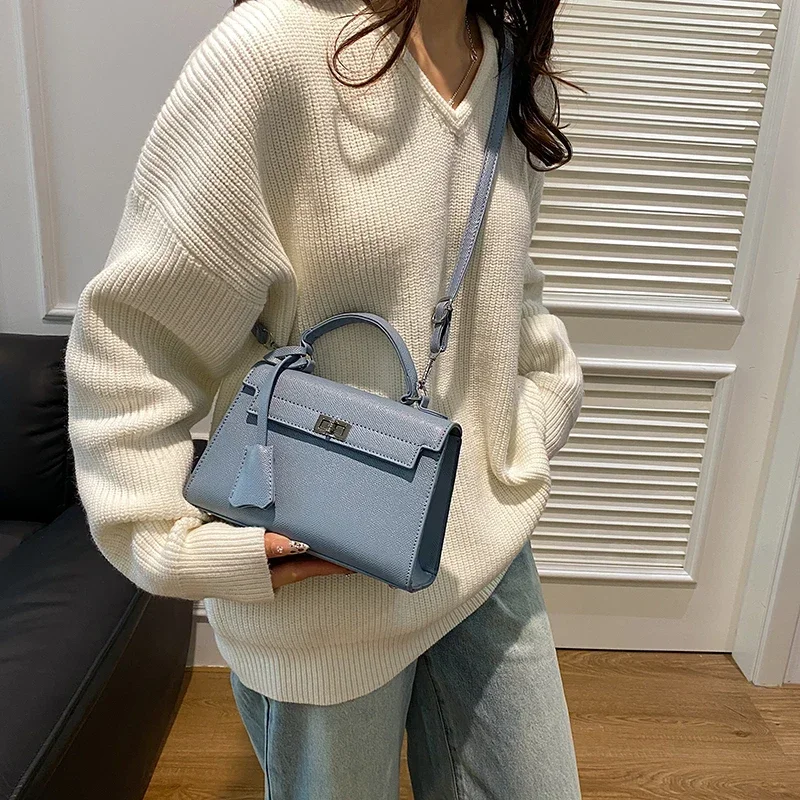 Sac à bandoulière en cuir à la mode - Sac à main pour femme avec bandoulière Design classique par marque de créateur
