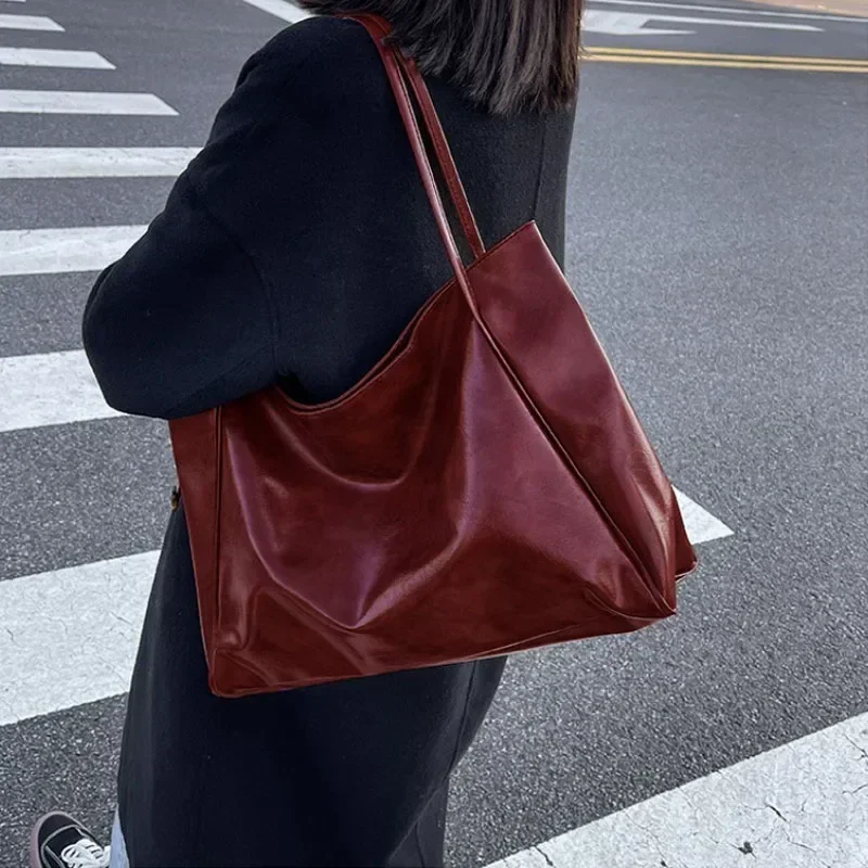 Sac fourre-tout en cuir PU souple pour femme, sac à bandoulière rétro, sacs de seau portables décontractés, poudres sous les bras, grande capacité, mode initiée