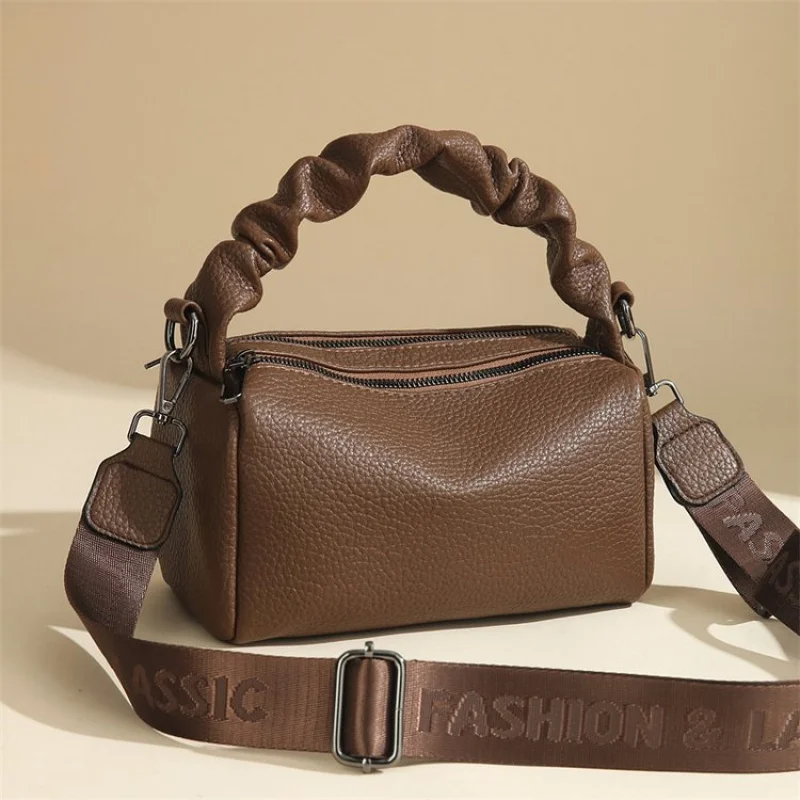 sac à main pour femme en cuir imprimé jaguar avec paris tendance, spacieux, doux, aspect moderne au quotidien 