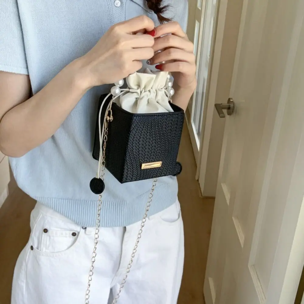 sac à main chic et tendance pour femmes, sac à bandoulière léger et élégant avec cordon de serrage, sangle en chaîne de perles, sac seau pour voyage en plein air
