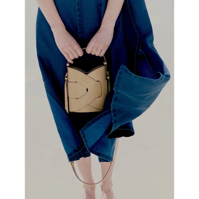 sac à bandoulière à main adapté aux pique niques, sac seau à bandoulière unique, sac à aisselles, version haut de gamme, tissage en cuir, nouvelle collection 2025