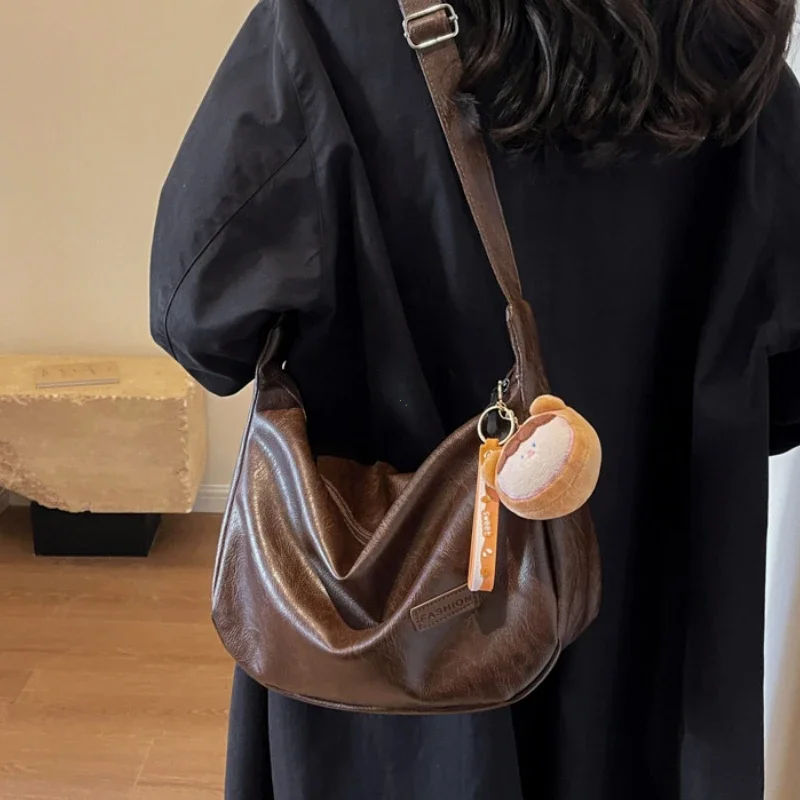 sacs à bandoulière pour femmes, sac à bandoulière léger de grande capacité, nouveaux sacs à main tendance, sac à boulettes polyvalent, 2025