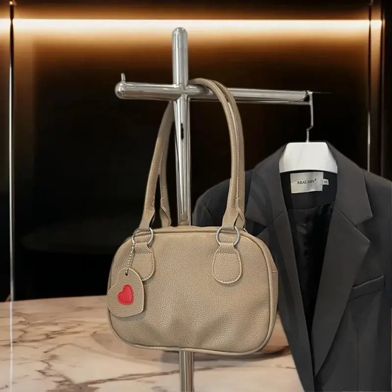 Petit sac à main carré tendance pour femme ; Fourre-tout en cuir PU de haute qualité avec pendentif en forme de cœur, idéal pour les déplacements et les cadeaux