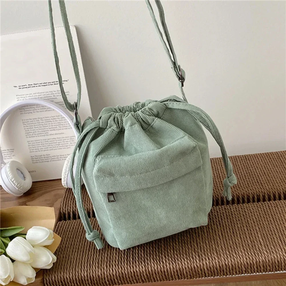 2025 nouvelles femmes sac moyen sac à bandoulière style coréen cordon seau sac décontracté léger jeunesse sac à bandoulière vente entière