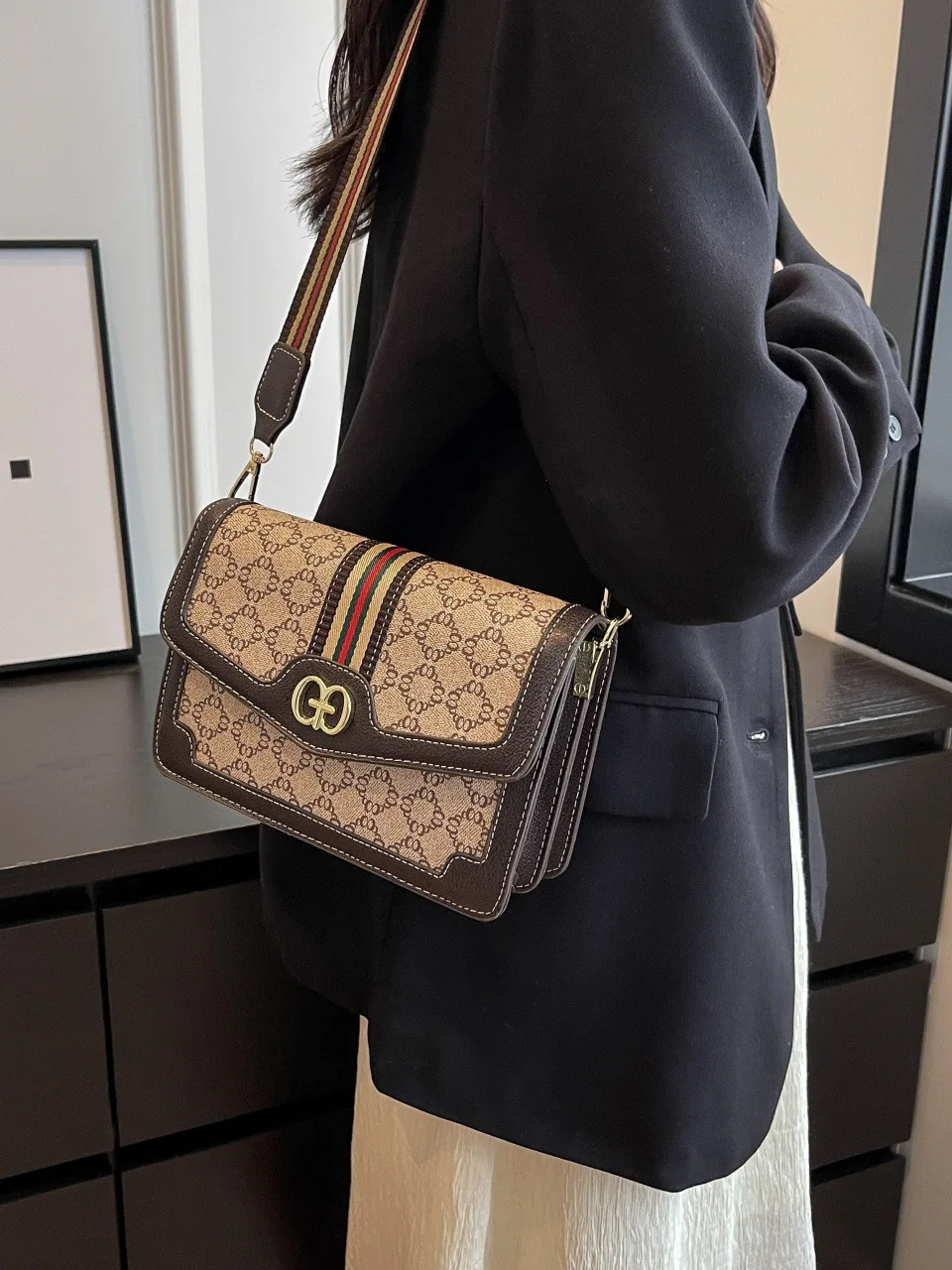 petit sac à main rétro de style design, nouveau modèle de sac à bandoulière à la mode, classique, sac d'affaires à une épaule de haute qualité, 2025