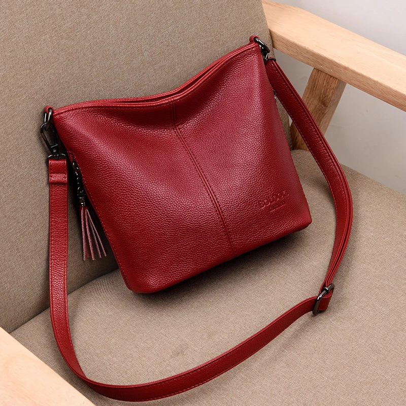 sac à main en cuir avec pompon pour femme, sacs à bandoulière, sac à main de créateur de luxe, sacs initiés, sacs à main et sacs à main, fourre tout, nouveau, 2024