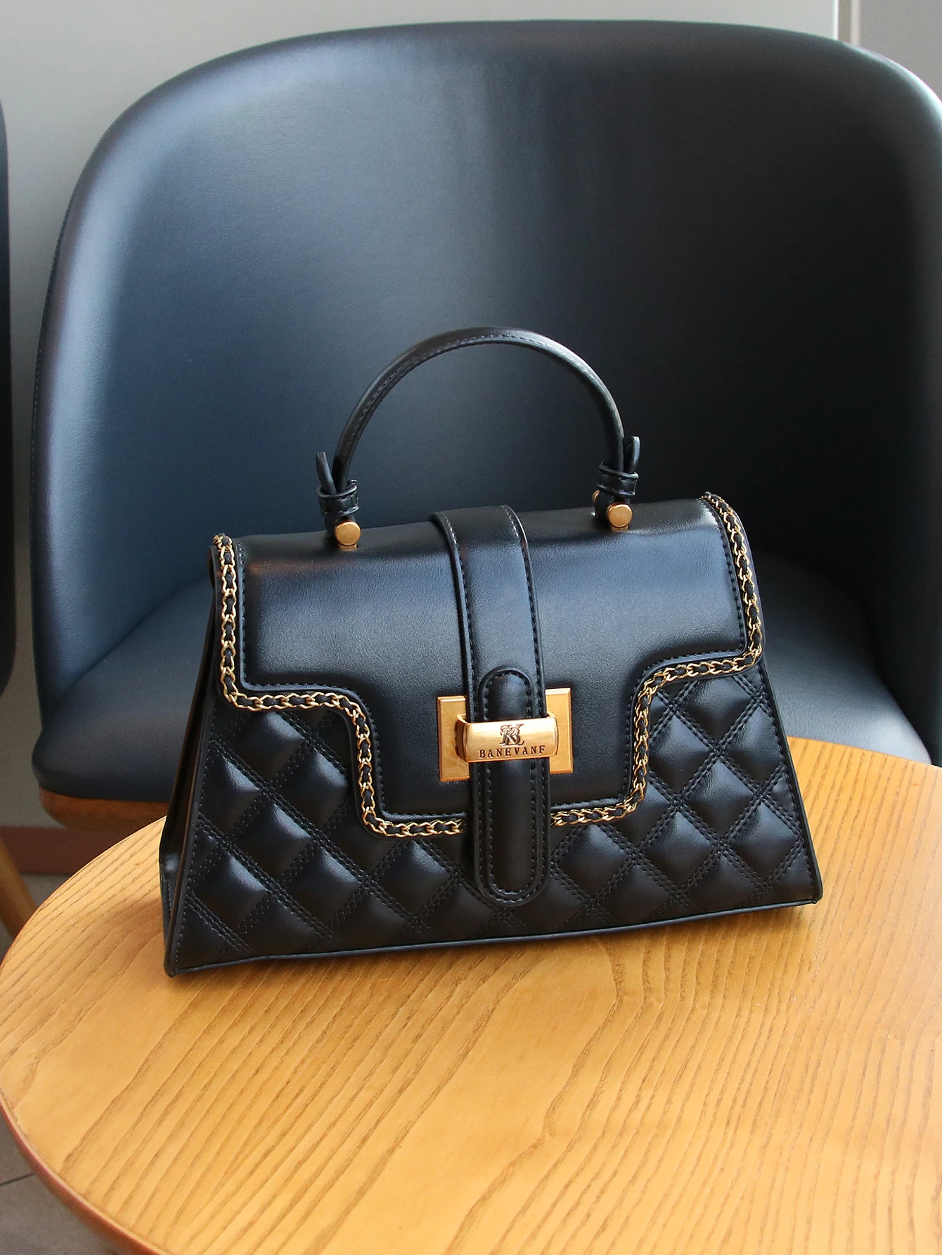 Sac à main luxueux et élégant pour femmes, nouvelle mode 2021, broderie rhombique de haute qualité, sac à main exquis, design de niche, atmo haut de gamme