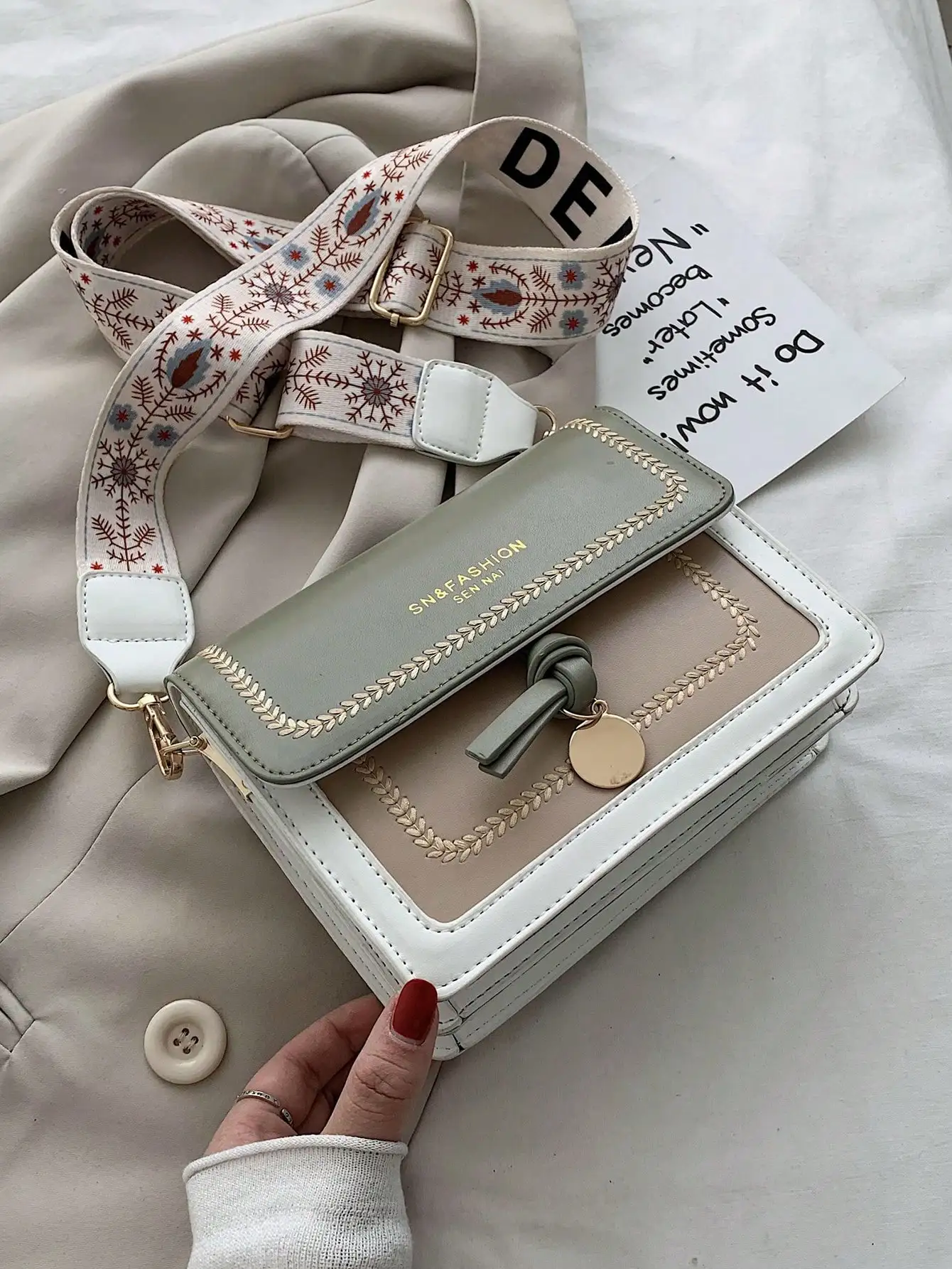 sac à la mode pour femmes, nouveau sac à bandoulière polyvalent, décontracté, couleur contrastée, petit sac carré, large bandoulière
