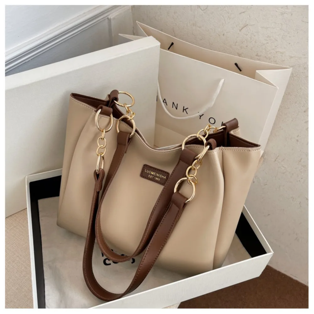 sac fourre tout tendance pour femmes, sac à bandoulière léger de grande capacité de luxe, sac de banlieue abordable de haute qualité, nouvelle collection 2025