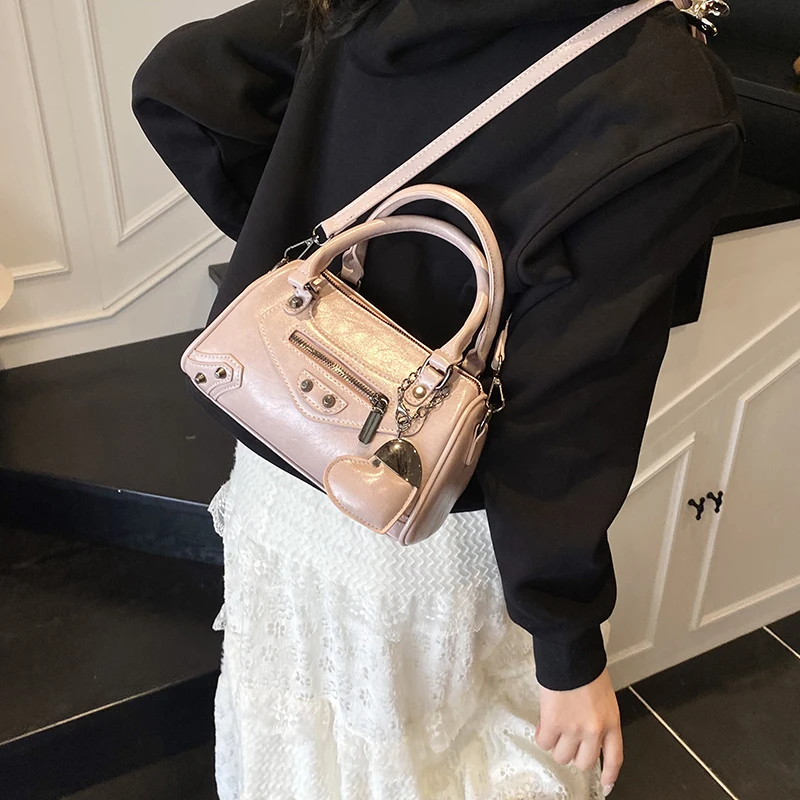 sac à bandoulière en cuir chic pour femmes de marque de luxe par un célèbre designer, sac à main à bandoulière classique