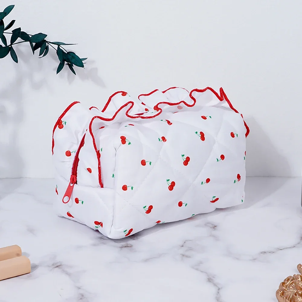 sac de maquillage matelassé à fleurs, grand sac à cosmétiques mignon, coquette, pochette de maquillage de voyage, sac de rangement de toilette esthétique portable à fermeture éclair