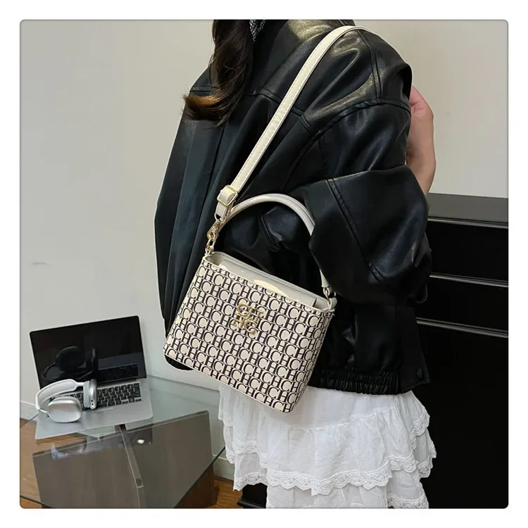  sac hobo spacieux courbé 2025 ss, sac à main à bandoulière convertible de niche pour femmes, fourre tout architectural jour à nuit, sacs pour femmes