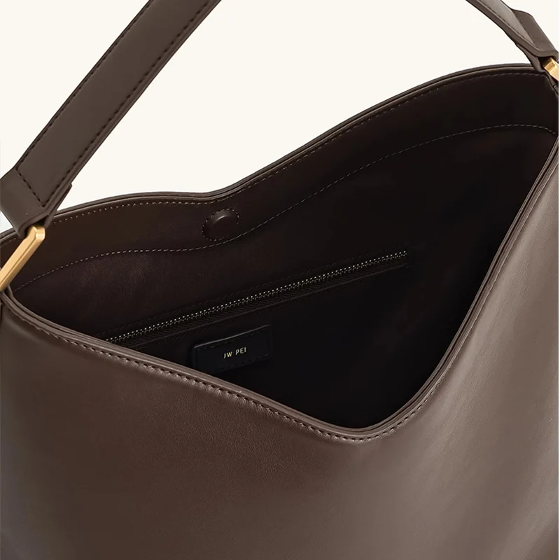 nouveau sac seau à main pour femmes d'automne et d'hiver, sac sous les bras à une épaule à dos délavé de grande capacité