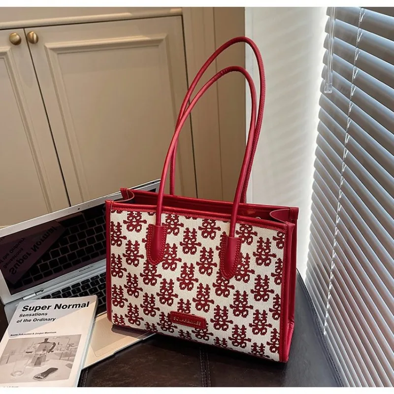 sac sous les bras rétro élégant, texture matelassée, couleur maillard, asymétrique épaule dénudée, micro sac pour dames, déplacements populaires