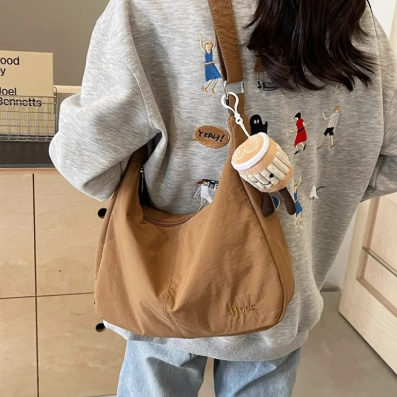 sac à bandoulière hobo de style japonais pour femme, grande capacité, style ins, broderie polyvalente, initié, étanche, commpiedmont
