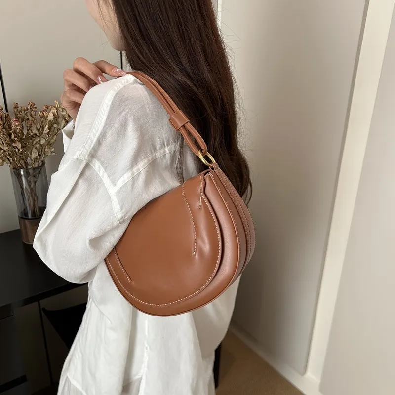 sac de selle design sac à main solide en cuir pu sac de messager femmes petit sac à bandoulière demi cercle avec sac à bandoulière à poignée courte