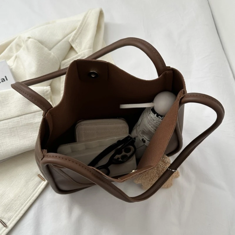 grande capacité buet sac femme rétro polyvalent unique épaule sac fourre tout sac de banlieue en cuir souple fermeture magnétique sac à main sac à main