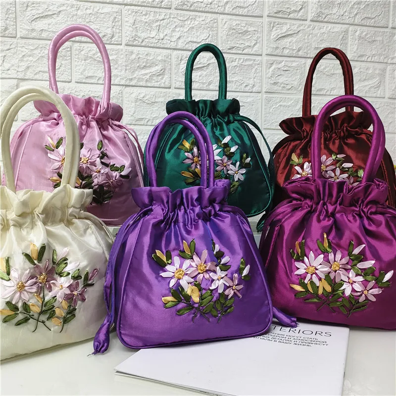 sacs à main rétro brodés en soie avec cordon de serrage pour femmes, portefeuilles, emballage de bijoux, sac seau de rangement, accessoires hanfu, sac à poignée supérieure