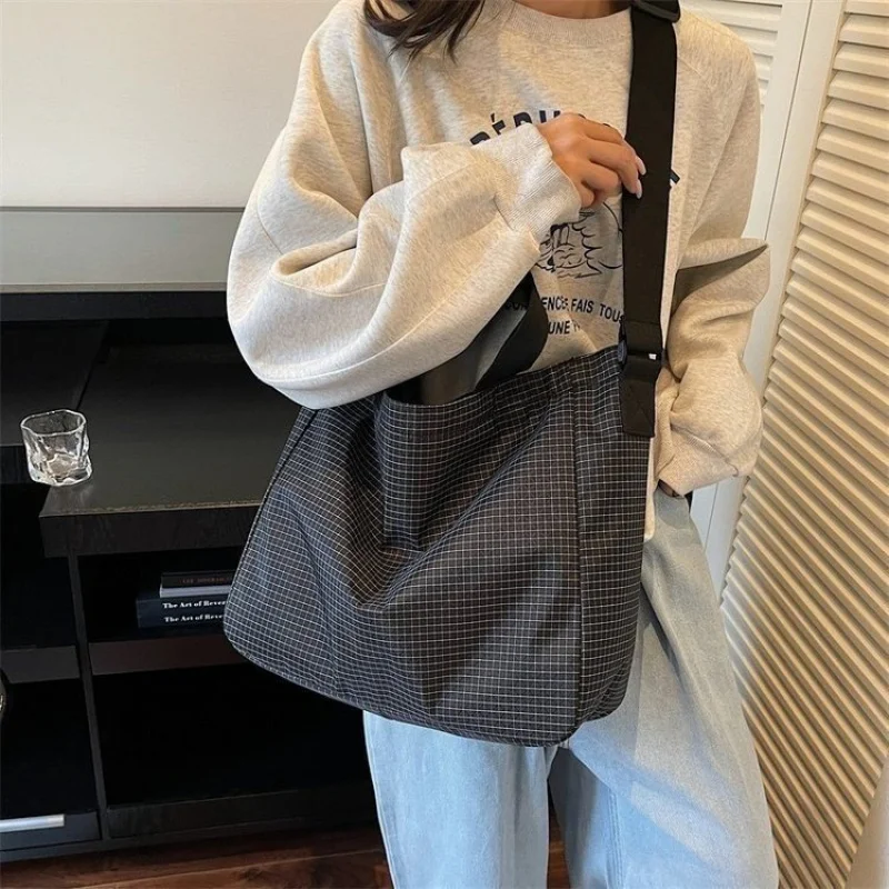 chic modish 2025 nouvelles dames marque de luxe en cuir sac à bandoulière célèbre concepteur populaire simple classique 