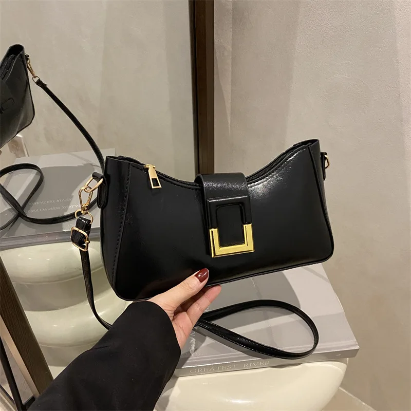 sac à bandoulière rétro chic pour femmes, petit design tendance, élégant, baguette française, sous les bras, accessoire polyvalent, 2025