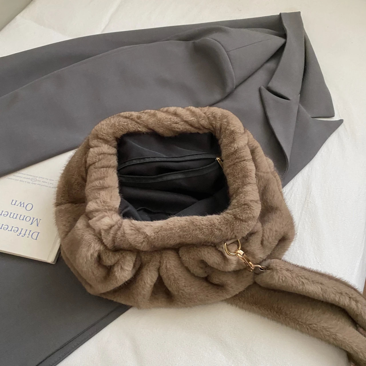 sacs hobo en peluche douce pour femmes, sac à main de styliste en fausse fourrure moelleuse, pochette de luxe, sac à bandoulière à coque d'hiver