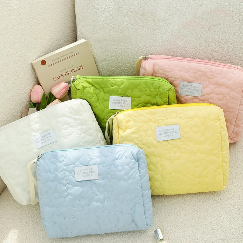 sac de maquillage pour femmes, nouveau motif de fleurs matelassées, sac de rangement portable étanche, pochette de lavage de voyage, sac à cosmétiques à fermeture éclair, grande capacité